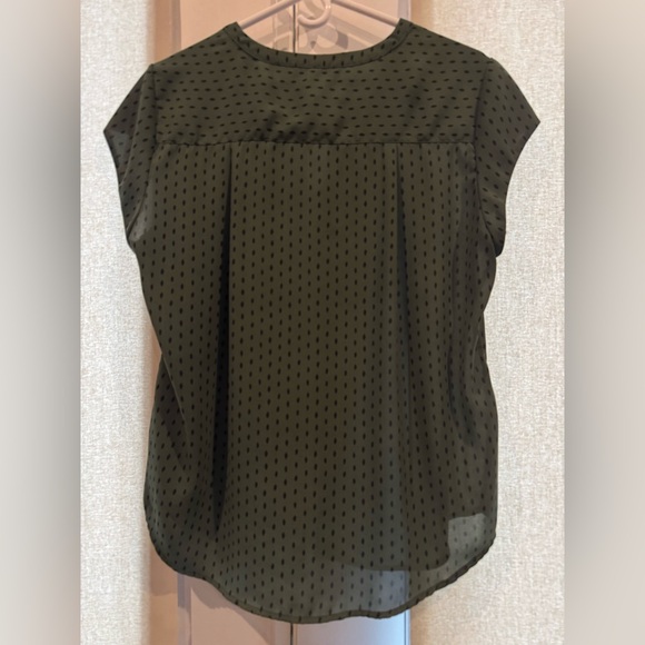 Green V-Neck Blouse - Picture 4 of 4